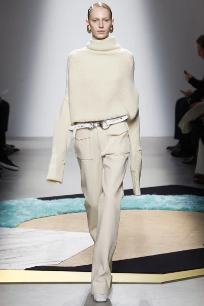 Look 35